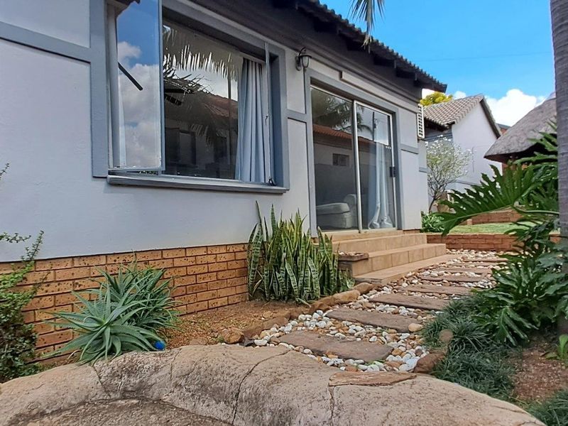 House For Sale in Moreleta Park, Pretoria - Photo 7
