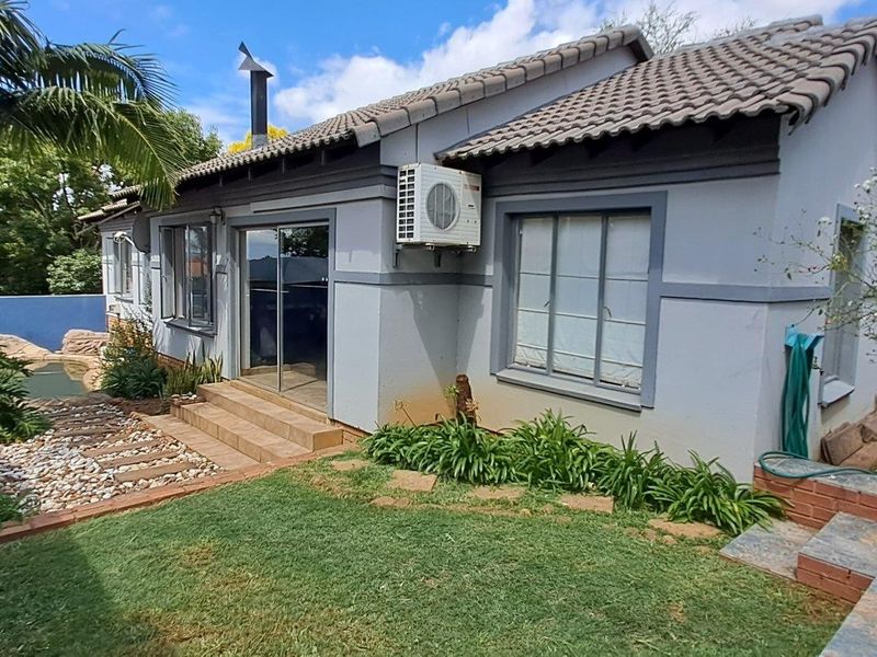 House For Sale in Moreleta Park, Pretoria - Photo 6