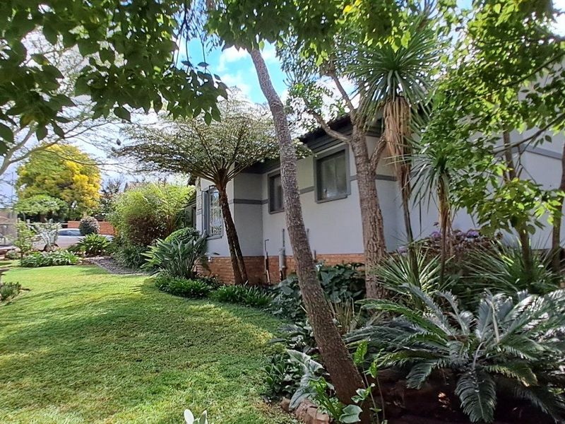 House For Sale in Moreleta Park, Pretoria - Photo 9