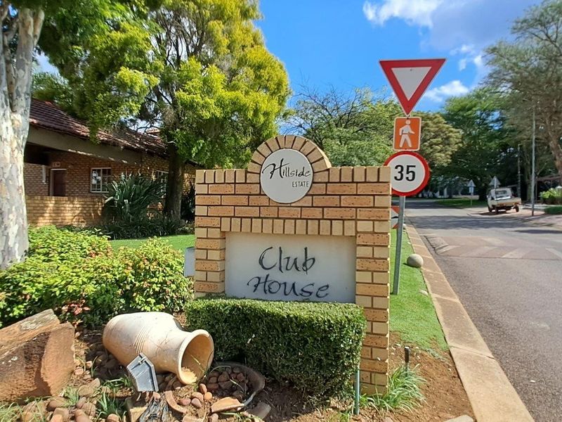 House For Sale in Moreleta Park, Pretoria - Photo 3