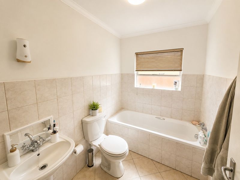 Secure Estate Living in the Heart of Featherdale Estate, Bonaero Park - Photo 10