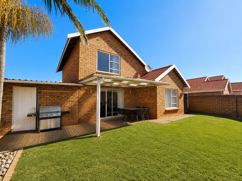 Secure Estate Living in the Heart of Featherdale Estate, Bonaero Park - Photo 1