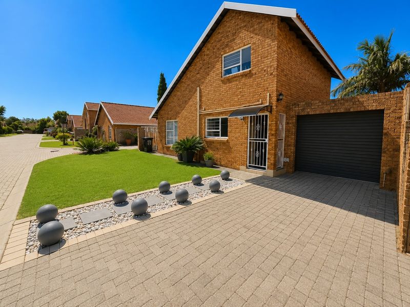 Secure Estate Living in the Heart of Featherdale Estate, Bonaero Park - Photo 4