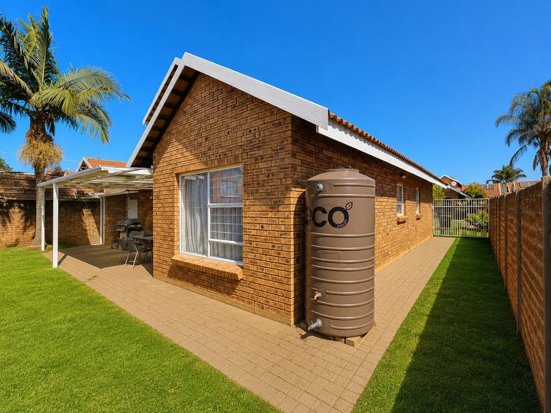 Secure Estate Living in the Heart of Featherdale Estate, Bonaero Park - Photo 2