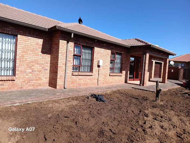 House For Sale in Hospital View, Kagiso, Krugersdorp - Photo 4