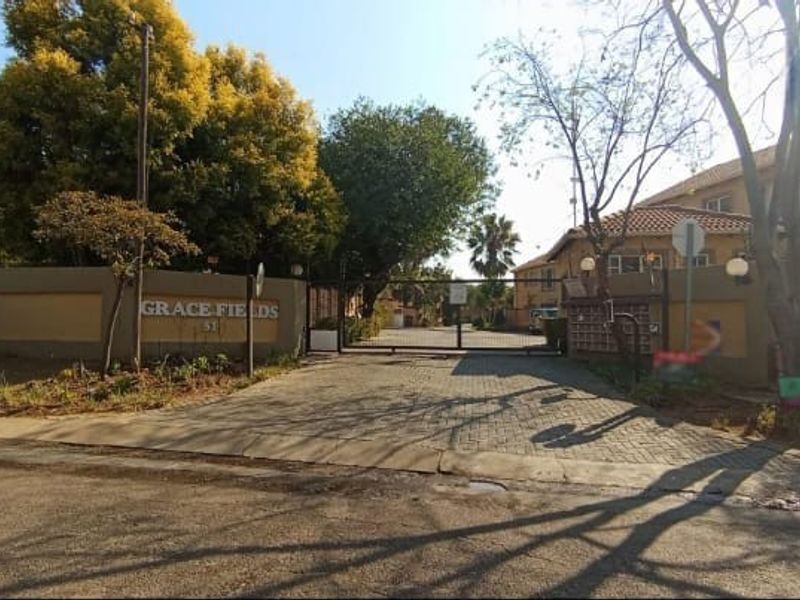 Townhouse For Sale in Willow Park Manor, Pretoria - Photo 5