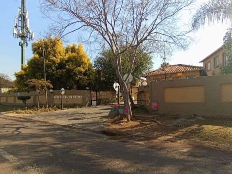 Townhouse For Sale in Willow Park Manor, Pretoria - Photo 3