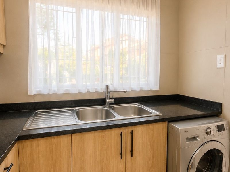 Immaculate,Fully Renovated Townhouse in Hayfields -Move in and Fall in Love! - Photo 10