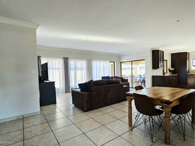 House For Sale in Mossel Bay Golf Estate, Mossel Bay - Photo 8