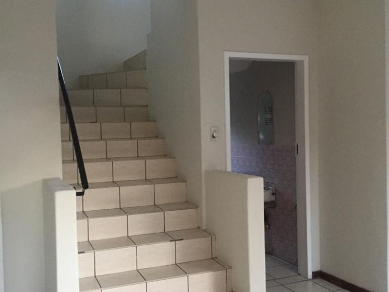 Modern 2-Bedroom Duplex in a Secure Complex - Kempton Park Central - Photo 1