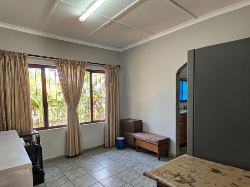 Generous Uvongo Family Home with Solar Backup and Large Garden - Photo 9