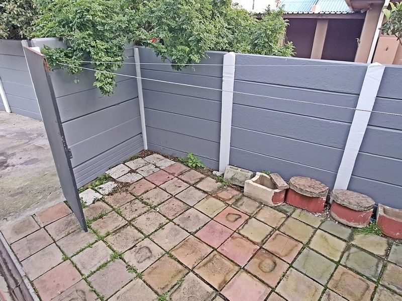 Furnished Batchelor Garden cottage - Photo 3