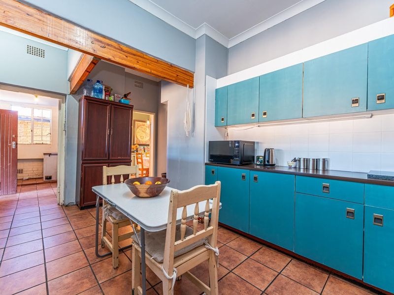 3 Bedroom 2 Bathroom House with 2 cottages for sale in Monument, Krugersdorp - Photo 10