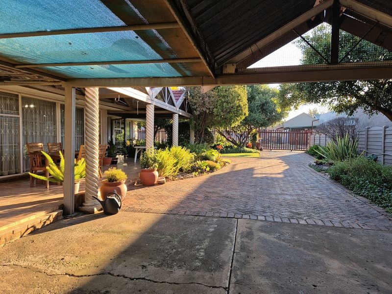 House For Sale in Potchefstroom Central, Potchefstroom, North West - Photo 8