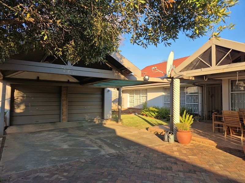 House For Sale in Potchefstroom Central, Potchefstroom, North West - Photo 6