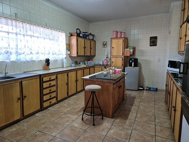 House For Sale in Potchefstroom Central, Potchefstroom, North West - Photo 4