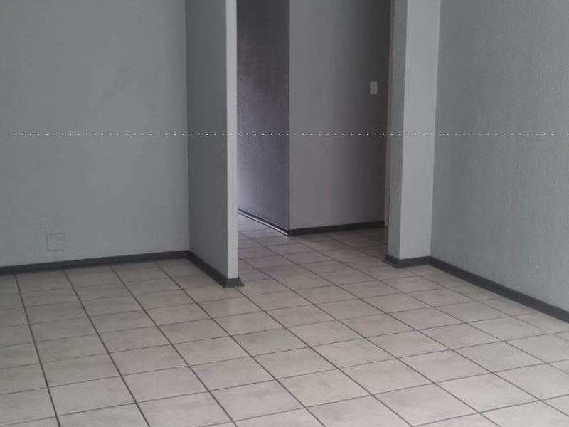 Large Ground Floor Rental In Impala Park - Photo 10