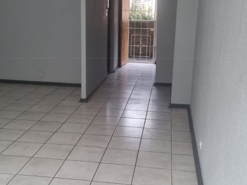 Large Ground Floor Rental In Impala Park - Photo 1