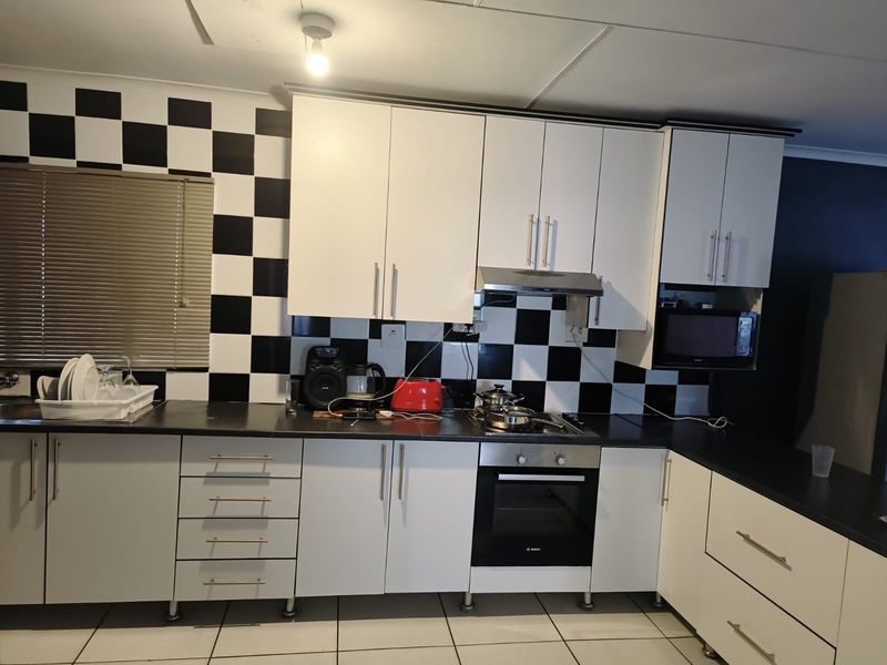 House To Rent in KaBokweni Mpumalanga - Photo 1