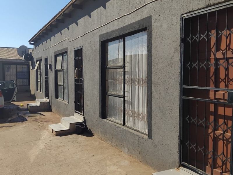 Room To Rent in Msholozi, White River - Photo 1