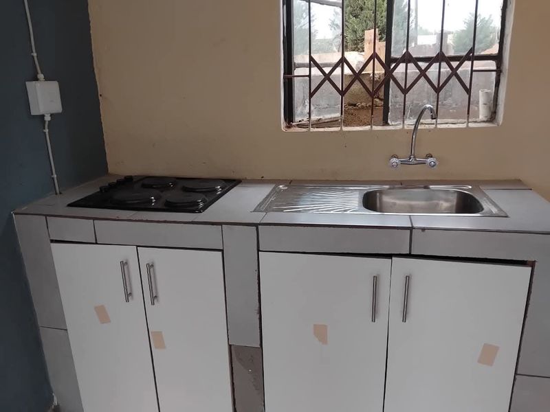 Room To Rent in Msholozi, White River - Photo 2