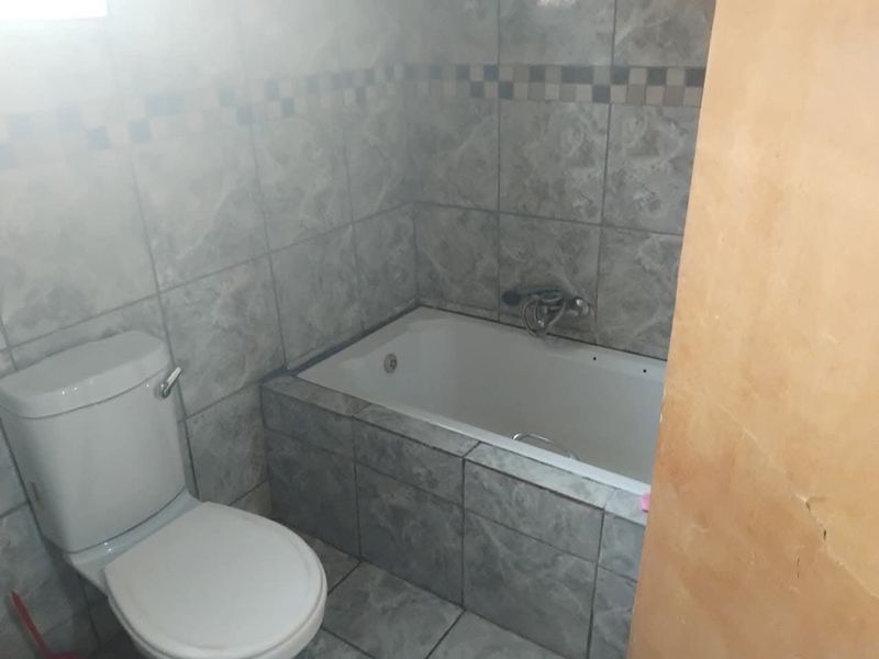 Room To Rent in Msholozi, White River - Photo 5