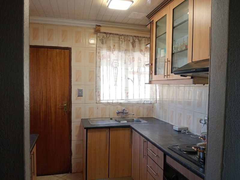 House For Sale in Protea Glen, Soweto - Photo 4