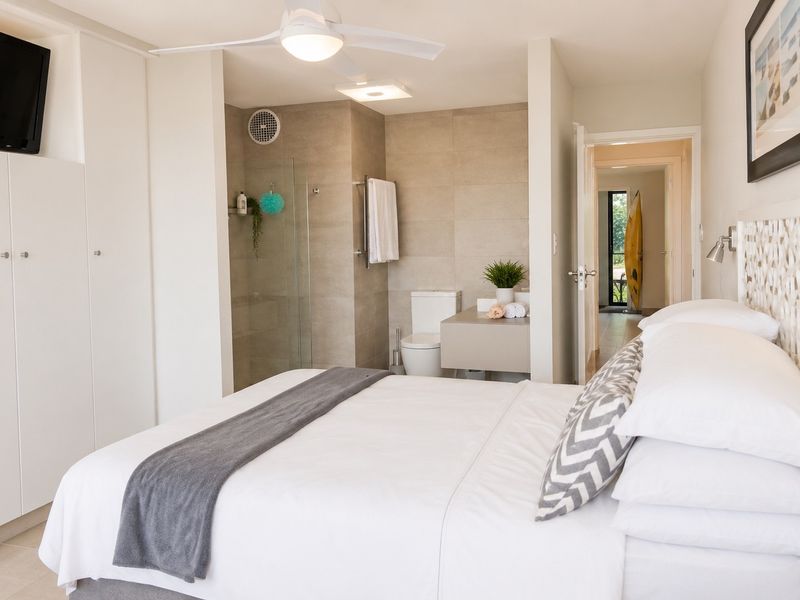 Luxury Beachfront Living ,Fully Furnished Airbnb ,Investment or Dream Coastal Home - Photo 10