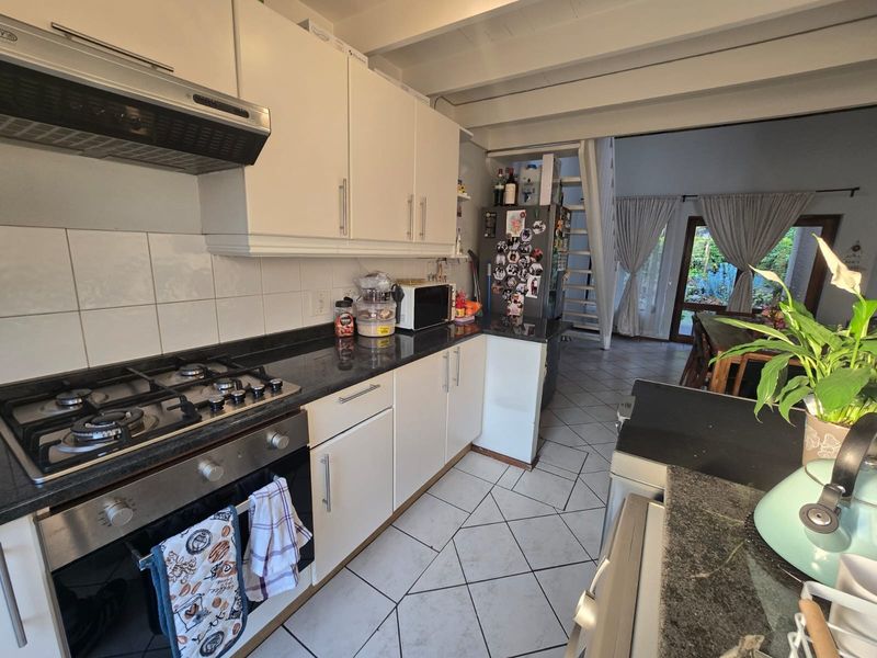 2 bedroom loft Apartment To Rent in Jukskei Park, Randburg - Photo 5