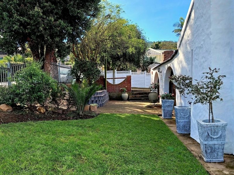 Renovated 3 Bedroom, 2 Bathroom Home in Sun Valley Dr. Costa Sarda - Photo 3