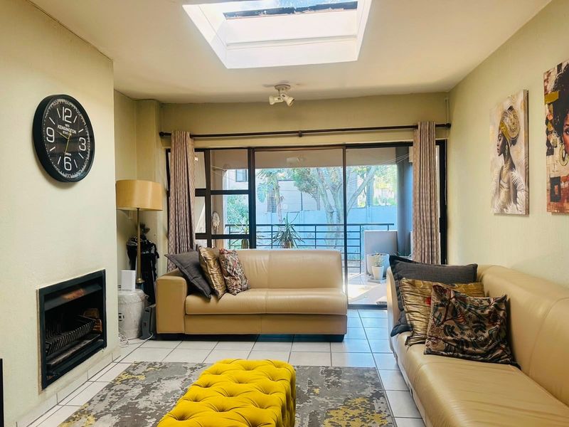 Spacious 2 Bedroom Apartment - Photo 1