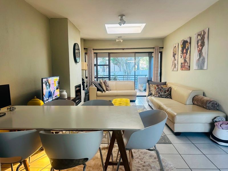 Spacious 2 Bedroom Apartment - Photo 2