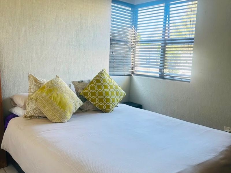 Spacious 2 Bedroom Apartment - Photo 4