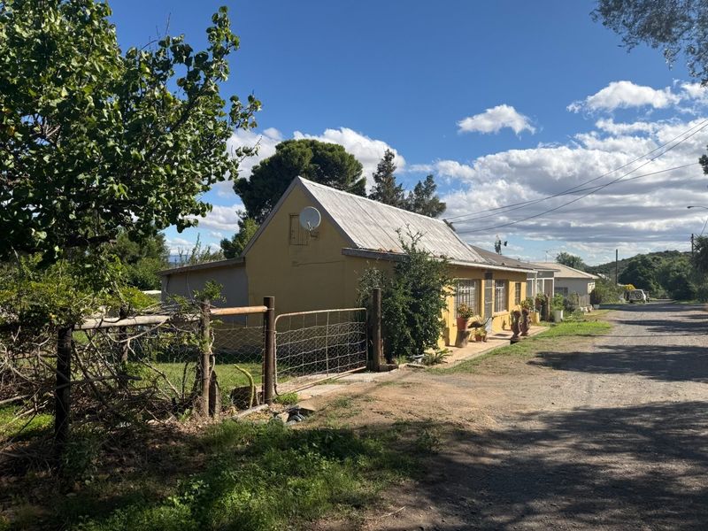 House For Sale in Van Wyksdorp, Ladismith - Photo 2