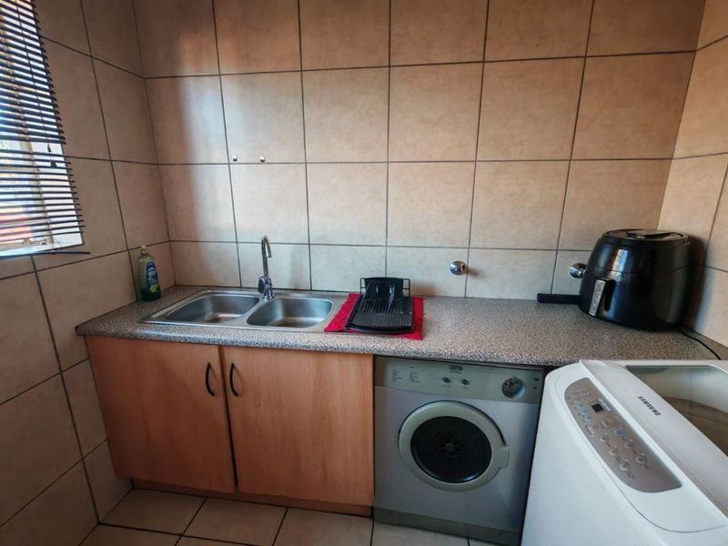 Townhouse For Sale in Glen Marais, Kempton Park - Photo 8