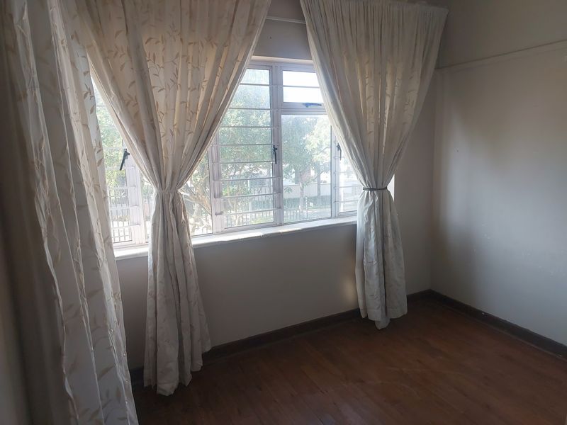 1,5 Bedroom For Sale In A Secure Complex In Musgrave - Photo 3