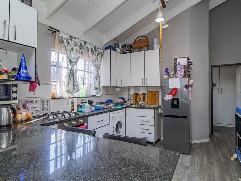 House For Sale in Bonaero Park, Kempton Park - Photo 2