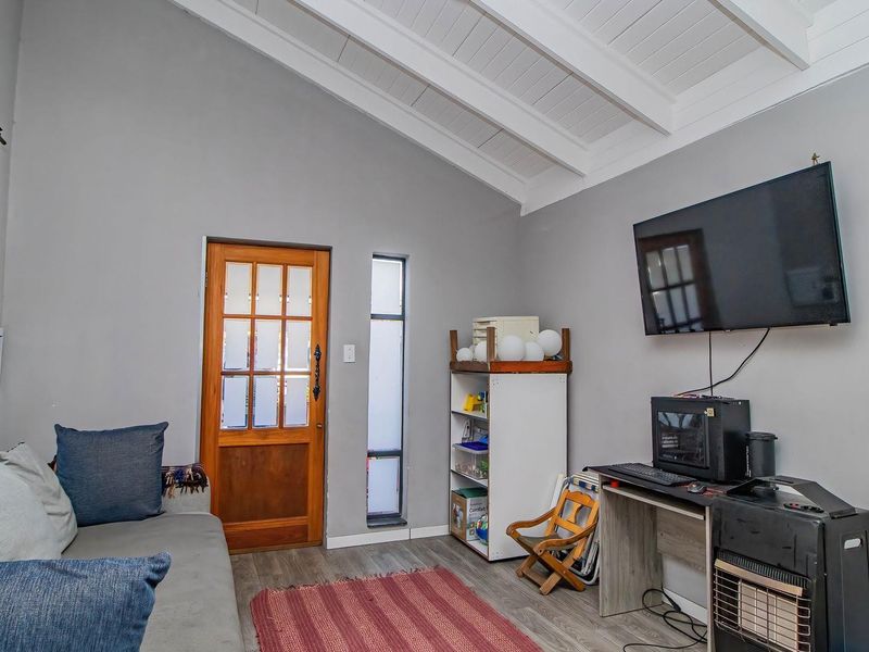 House For Sale in Bonaero Park, Kempton Park - Photo 4