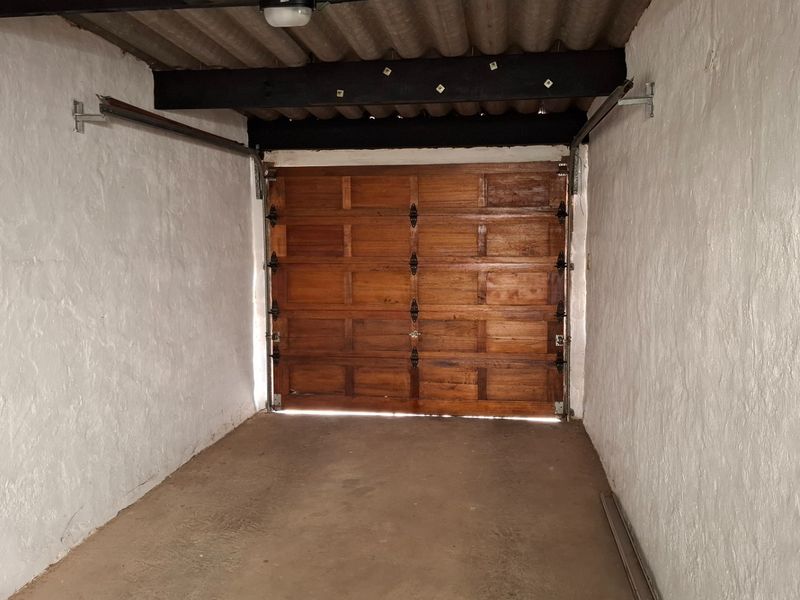 Apartment For Sale in Shelly Beach, Margate, KwaZulu Natal - Photo 2