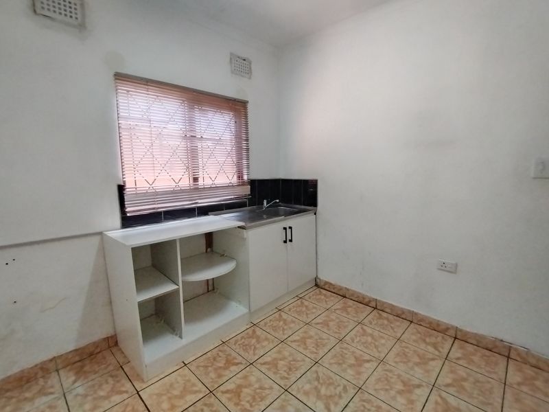 Outbuilding to Rent in Palmview, Phoenix, KwaZulu Natal - Photo 5