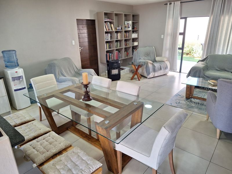 Stylish Double-Storey Duplex Offering Modern Living - Photo 9