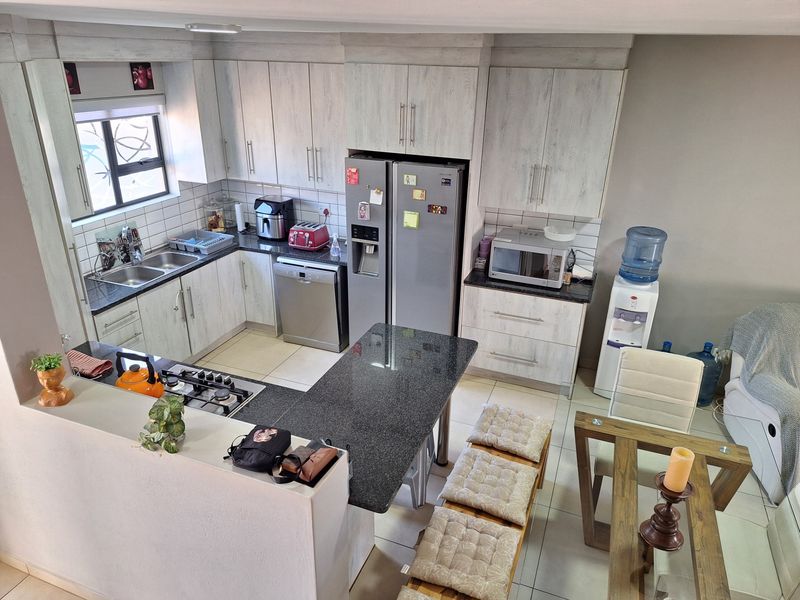Stylish Double-Storey Duplex Offering Modern Living - Photo 7