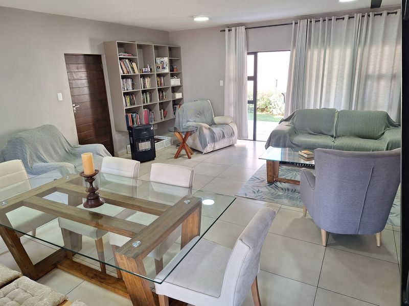 Stylish Double-Storey Duplex Offering Modern Living - Photo 2