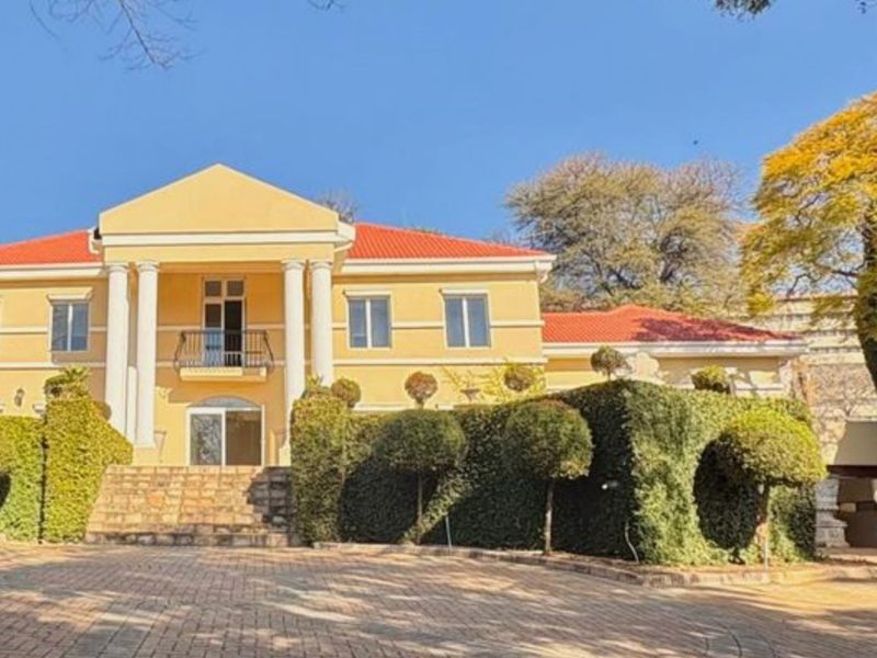 Modern and Timeless Elegance,4 Bedroom Home with City Views - Photo 1