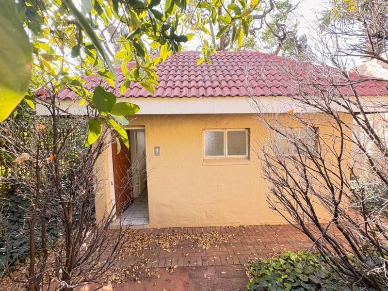 Modern and Timeless Elegance,4 Bedroom Home with City Views - Photo 3