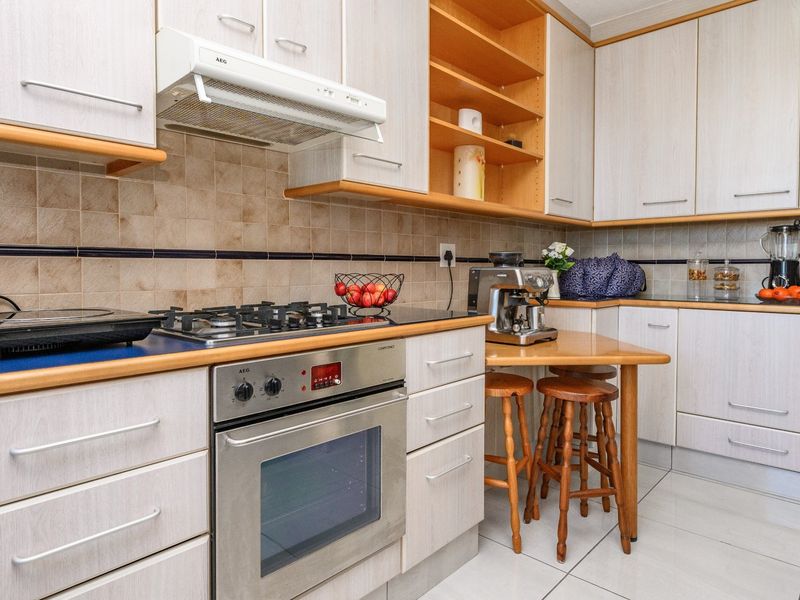 Apartment For Sale in Humewood, Port Elizabeth - Photo 10