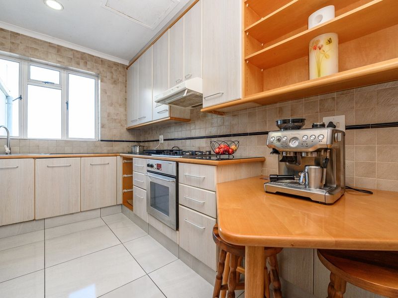 Apartment For Sale in Humewood, Port Elizabeth - Photo 7