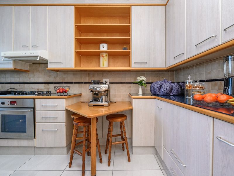Apartment For Sale in Humewood, Port Elizabeth - Photo 6