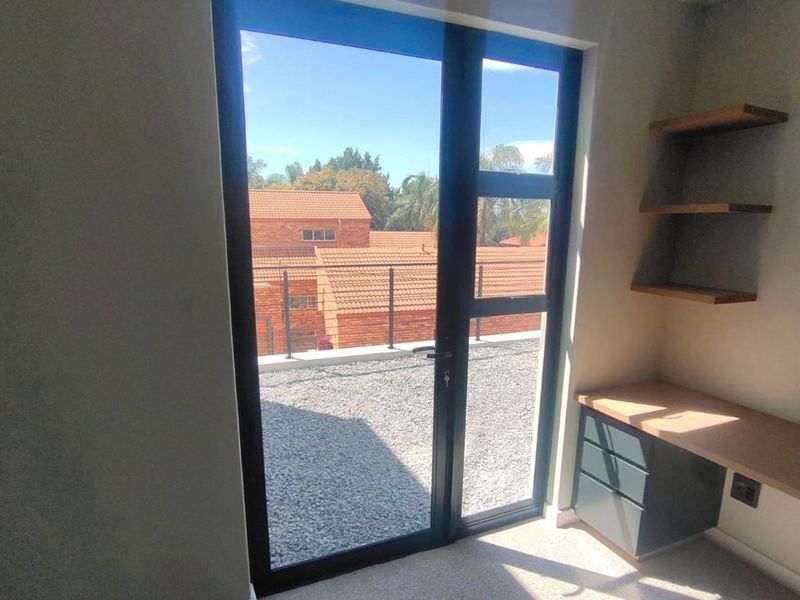 LAST ONE LEFT - Architectural living in Waterkloof Ridge With Spectacular Views - Photo 10