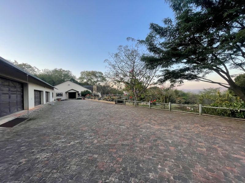 Super Luxury Estate Home For Sale in White River Countryside - Photo 5